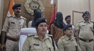 लखीसराय- पुलिस ने अंतरजिला लुटेरा गिरोह के सदस्यों को लूट की बाइक समेत किया गिरफ्तार!